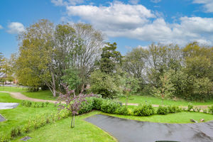 Photo 25- click for photo gallery